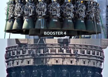 Эволюция Starship, наглядно: появилось свежее фото новейшего ускорителя Super Heavy с двигателями Raptor 3