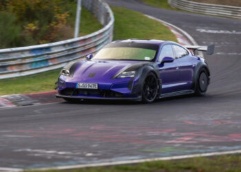 Почти гиперкар: “серийный” Porsche Taycan Turbo GT установил исторический рекорд Нюрбургринга