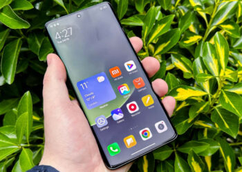 Xiaomi предлагает владельцам серии 13 заменить батарею на большую: цена вопроса — $28