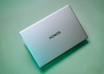 Прочный ноутбук с внушительным временем автономной работы: обзор HONOR MagicBook 16 2026