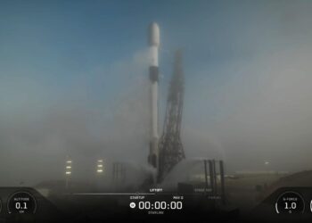 Ракета Falcon 9 не смогла стартовать: запуск отменили уже после включения двигателей