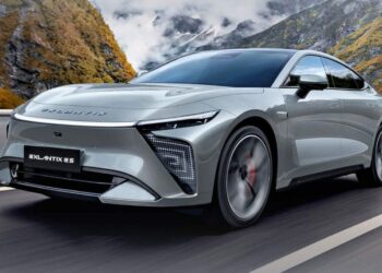 Chery оснастила Exeed Exlantix ES 2027 года 26 датчиками, чипами Nvidia и Qualcomm, а продвинутая электроника вошла в стандартное оснащение