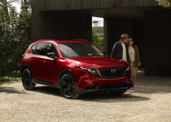 Словно Mazda из России и не уходила. Продажи Mazda в РФ вышли на уровень 2021 года, самая популярная модель — Mazda CX-5 с 2,0-литровым мотором