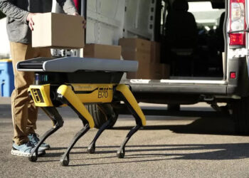 Знаменитый робопес Spot от Boston Dynamics готовится стать разносчиком посылок