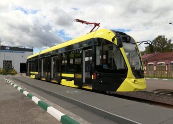 В России обновили единственный в стране низкопольный трамвай для метровой колеи