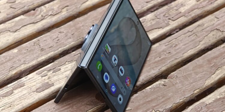 Складной смартфон в совершенно новом форм-факторе: обзор Samsung Galaxy Z Fold8