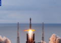 Китай запускает интернет-спутники на уровне SpaceX: ракета Long March 8A за раз вывела 23 аппарата
