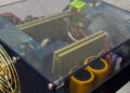 Победитель аукциона складских боксов нашёл ПК на Pentium 4 с прозрачным блоком питания, светящимся в ультрафиолете