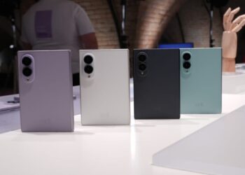 Корейцы смели Galaxy Z Fold 8: новые флагманы Samsung раскупают быстрее, чем производят