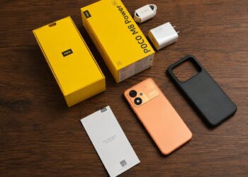 8000 мАч, большой экран 6,9 дюйма 120 Гц, HyperOS 3 — примерно 290 долларов. Poco M8 Power распаковали до премьеры