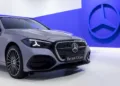 Mercedes мощно прокачала бензиновый C-Class: встроенные ChatGPT и Gemini, полноуправляемое шасси, проекция как у S-Class и фары с микро-светодиодами