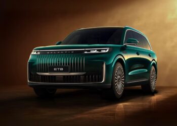 Российский аналог Li Auto L9 с гарантией 8 лет, 469 л.с., богатым оснащением и запасом хода 1100 км на баке бензина — 7,5 млн рублей. Стартовали продажи Exlantix ET8