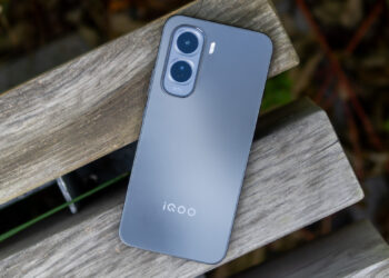 До трёх дней автономности, необычный дизайн и классная камера: обзор iQOO Z11 5G